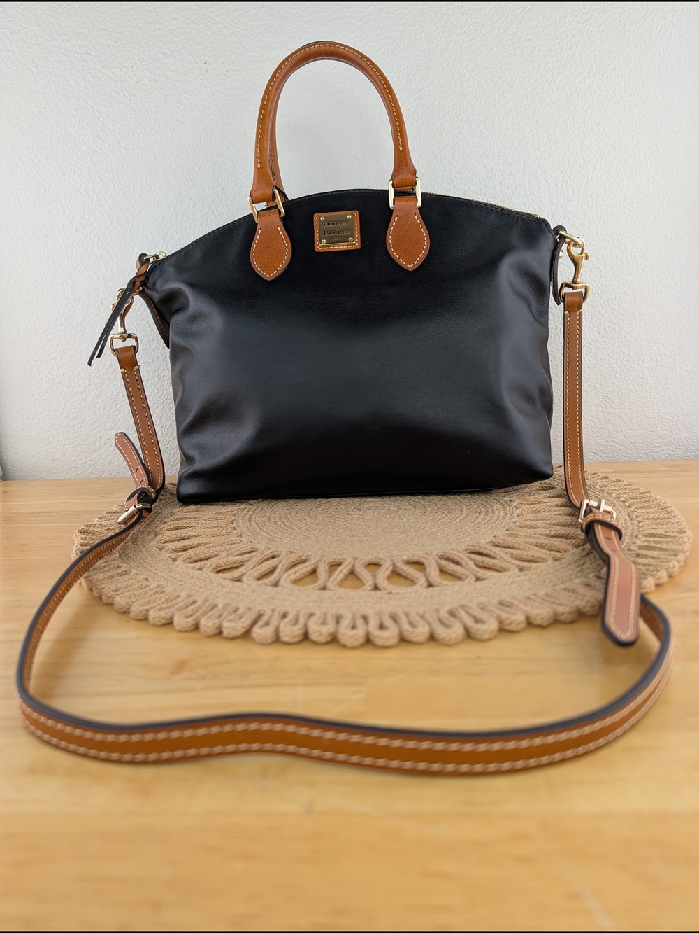 Dooney & Bourke Black Smooth Leather Satchel Shoulder Bag Tan Trim Gold Hardware
